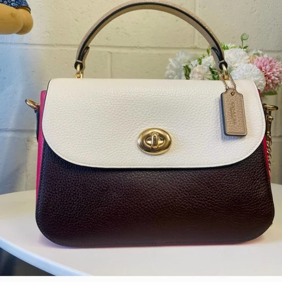 Elegant Brown Leather Shoulder Bag